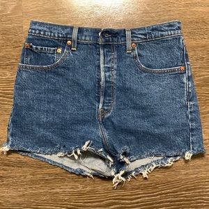Levi’s rib cage shorts